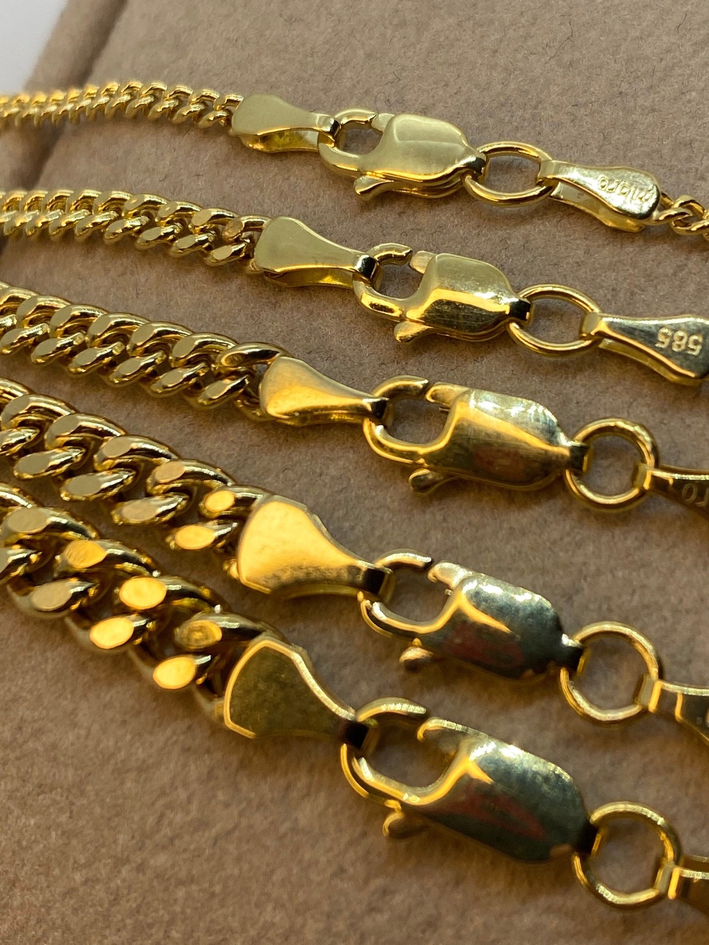 14K Gold Curb Link Chain Necklace
