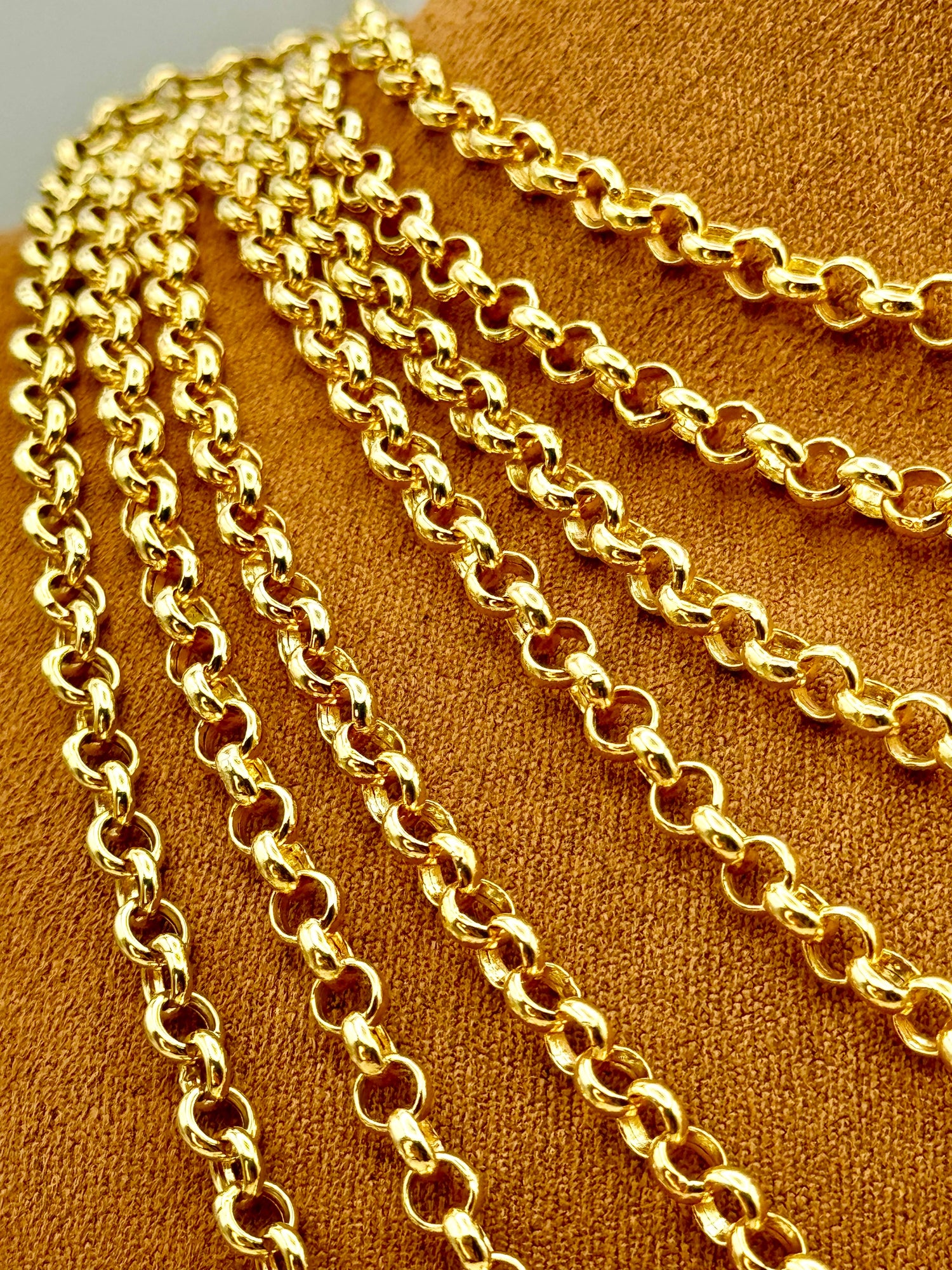 Gold Rolo Chain.