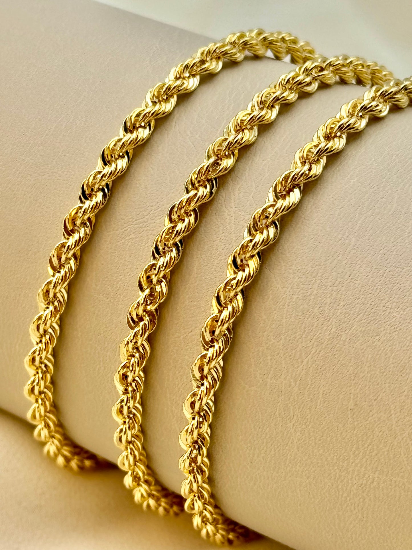 14K Gold Rope Chain Necklace (4mm).