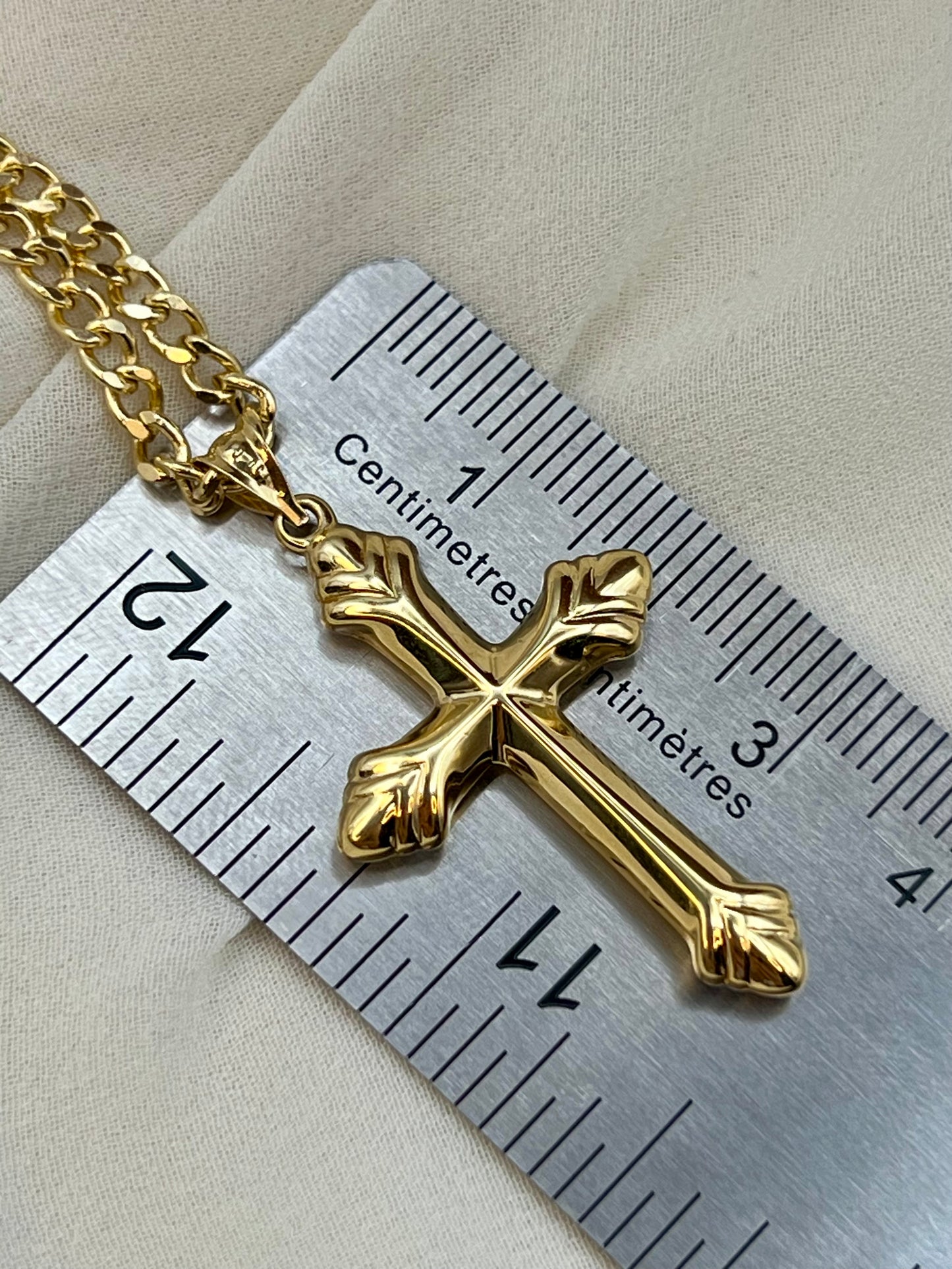 18k Gold Cross Necklace: 3mm Diamond Cut Curb Chain, Shiny Religious Pendant