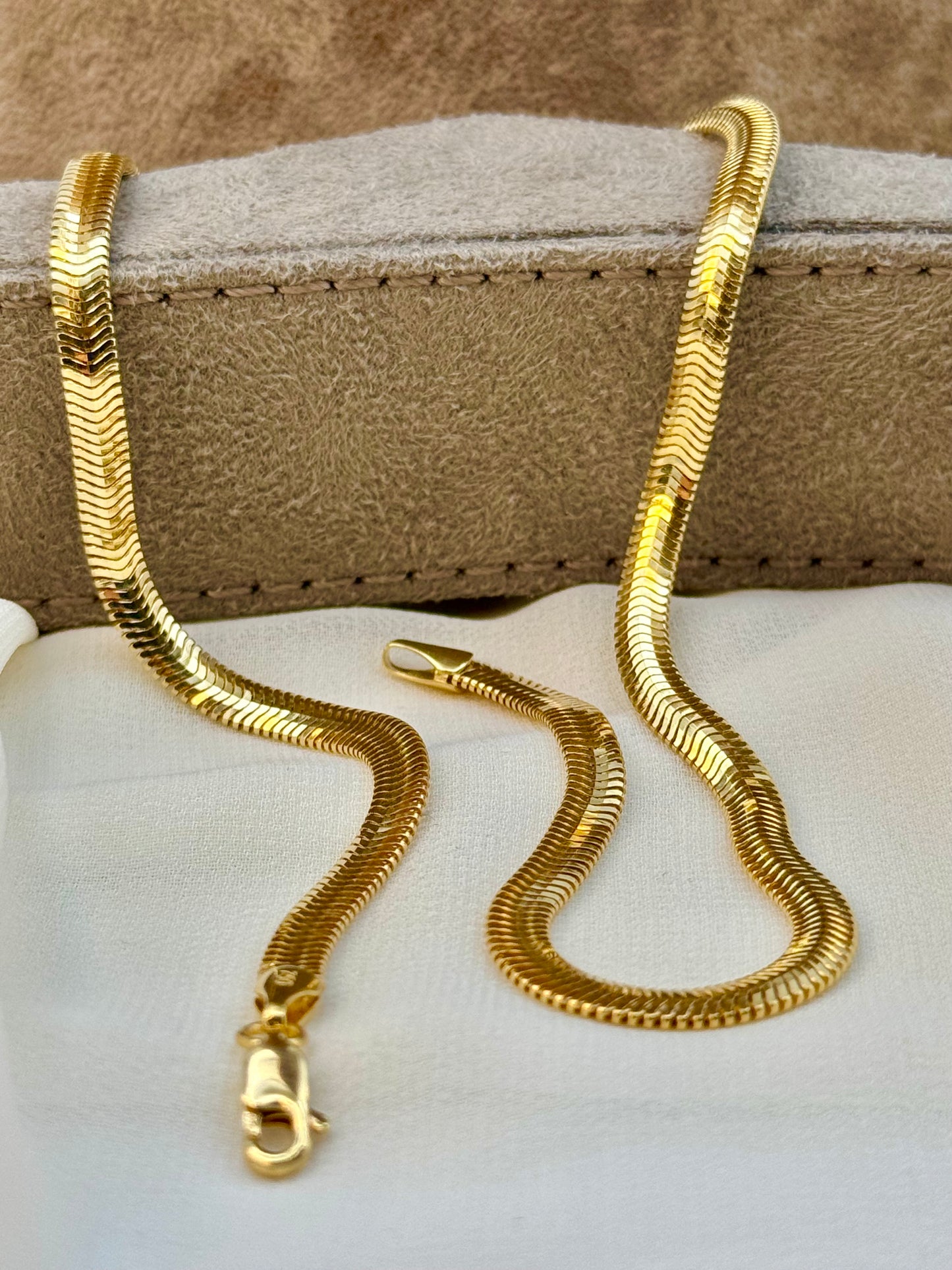 18k Solid Gold Herringbone Necklace, 4 mm, 18" - Finegold750