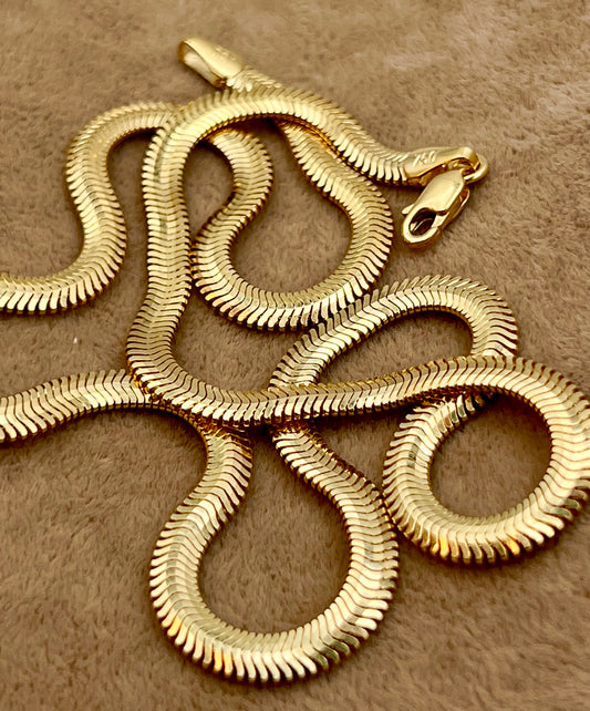 18k Gold Snake Necklace .