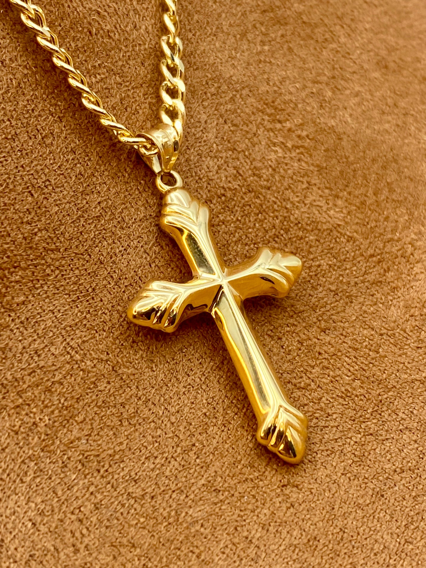 18k Gold Cross Necklace: 3mm Diamond Cut Curb Chain, Shiny Religious Pendant