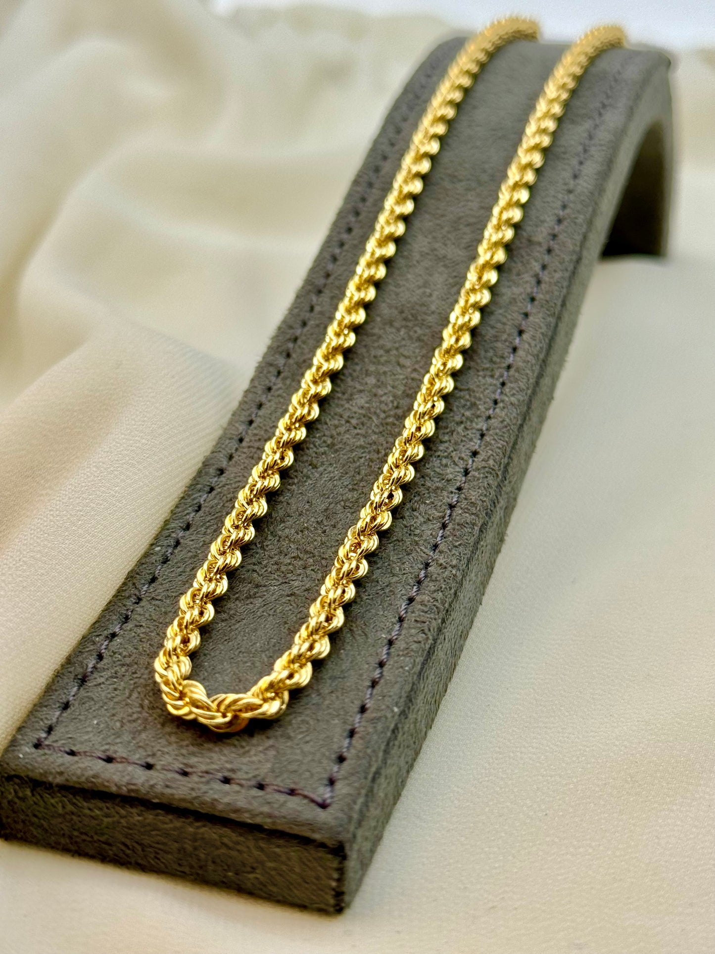 14K Gold Rope Chain Necklace (4mm).