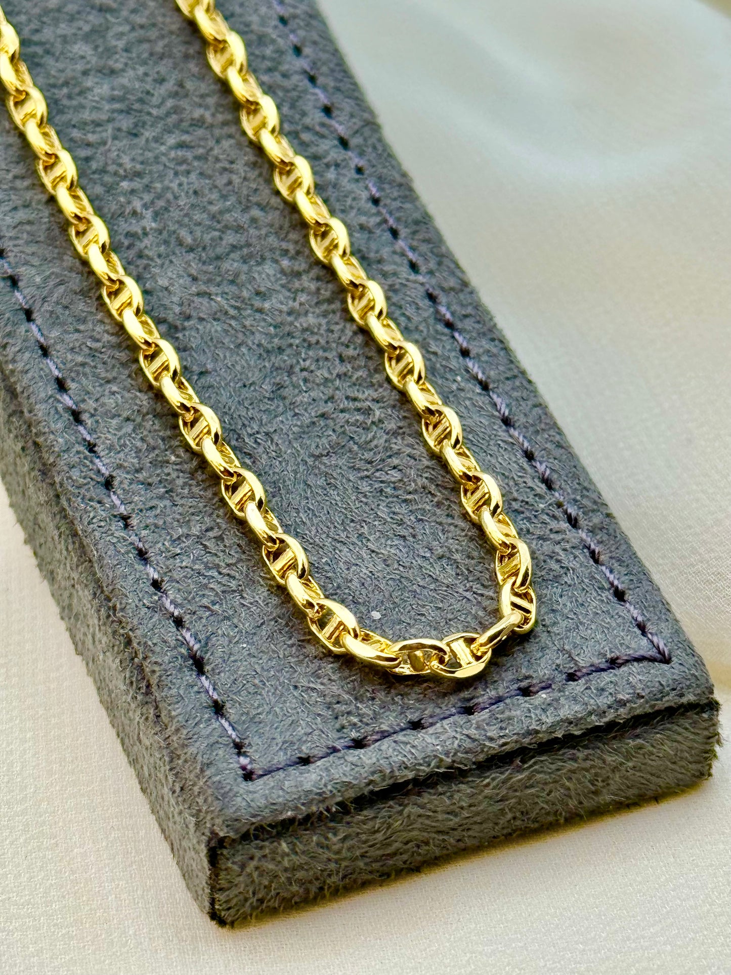 18K Gold Anchor Chain Necklace (4mm)