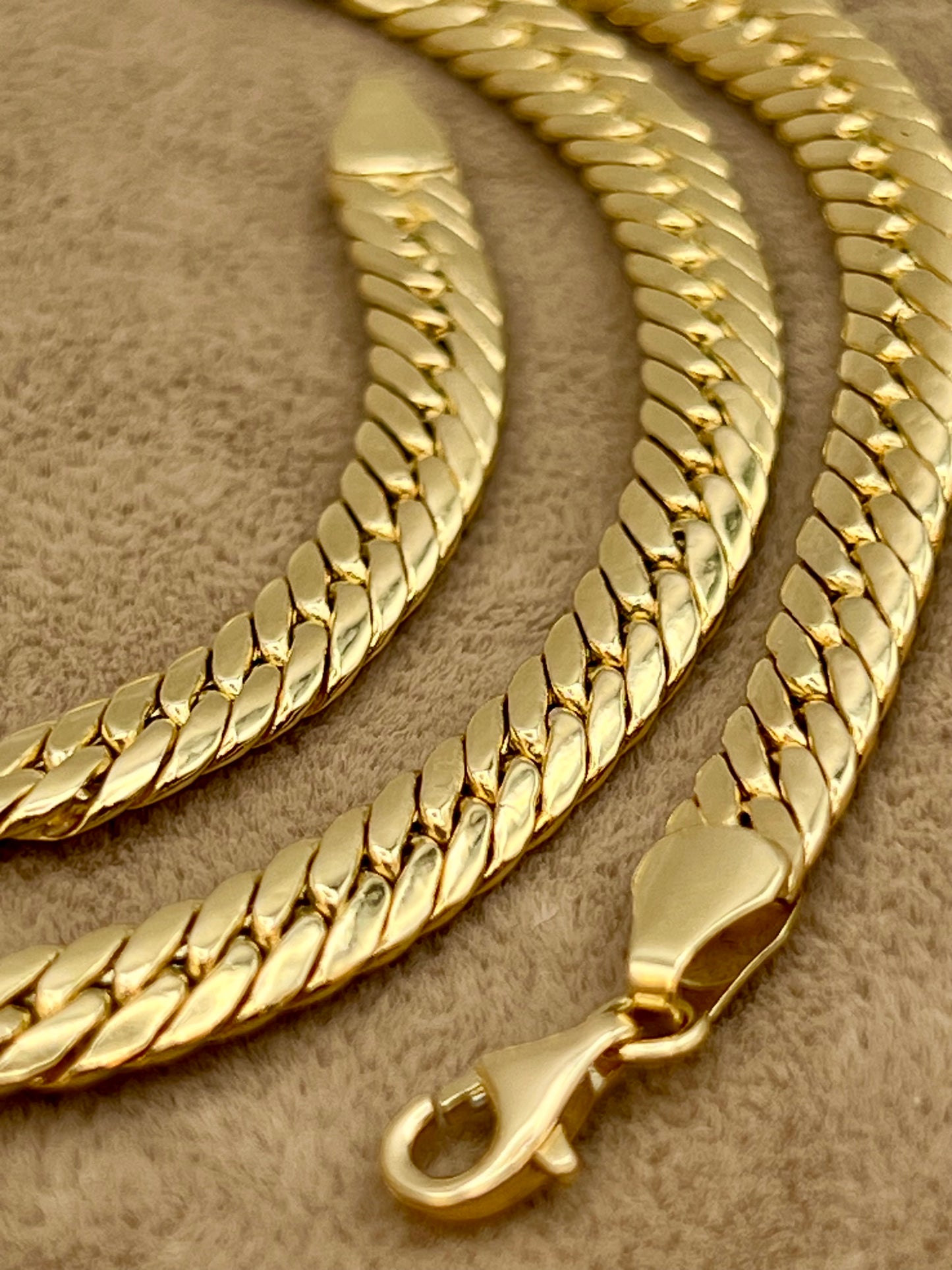 18K Gold Cuban Curb Chain Necklace, 18", 5.5mm – Real Gold Choker, Perfect Anniversary & Gift for Him or Her