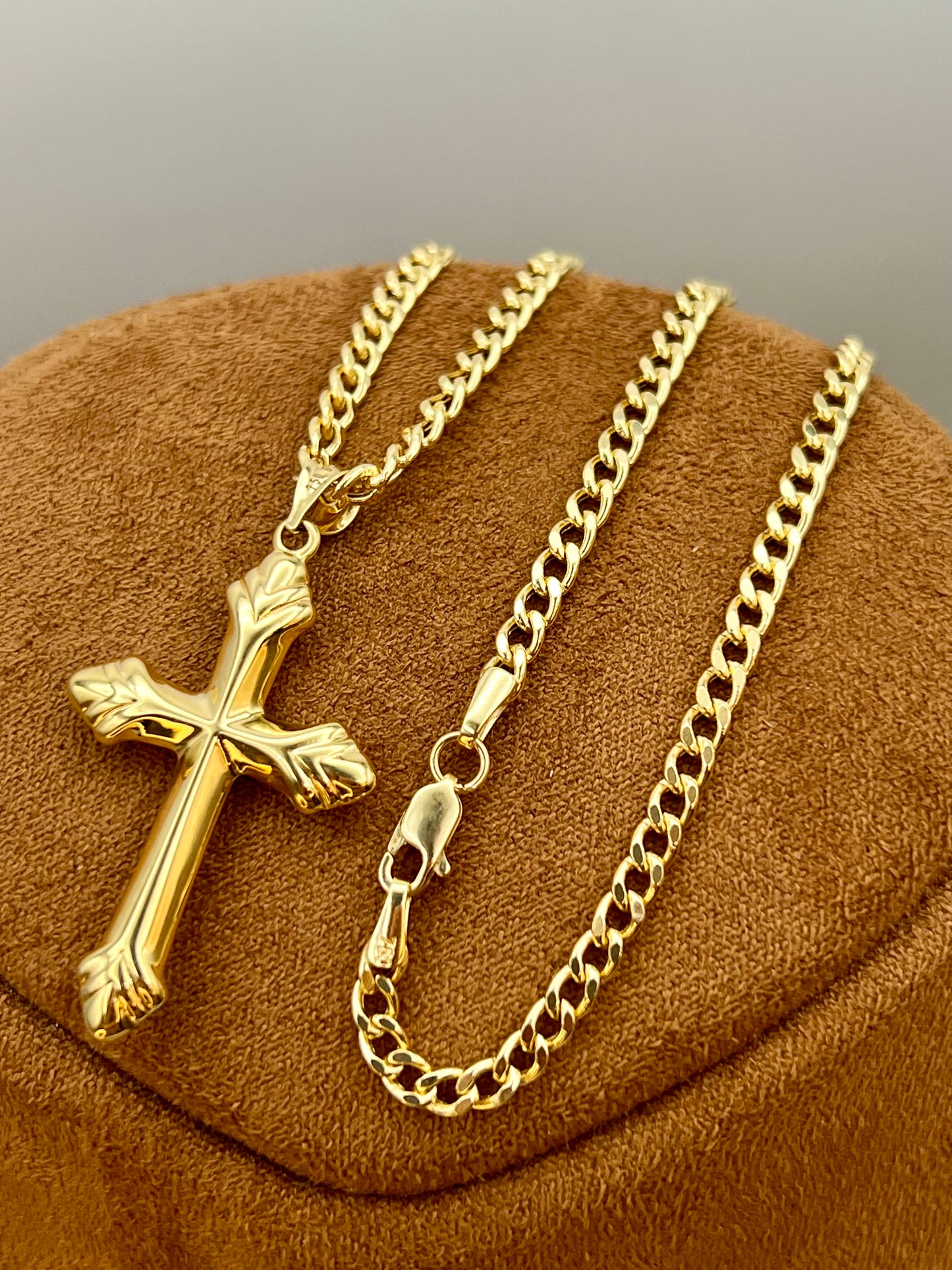 18k Gold Cross Necklace: 3mm Diamond Cut Curb Chain, Shiny Religious Pendant