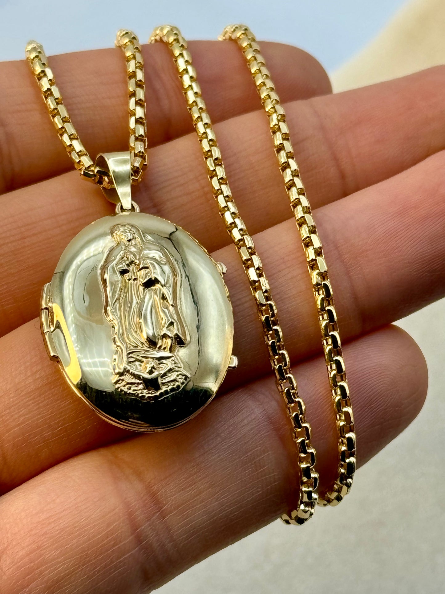 14k Solid Gold Virgin Mary Locket Necklace, Miraculous Necklace ,Virgin Mary, Christian Gift ,Catholic Religious Jewelry, Birthday Gift .