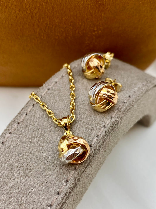18k Gold Love Knot Necklace Or Earrings.