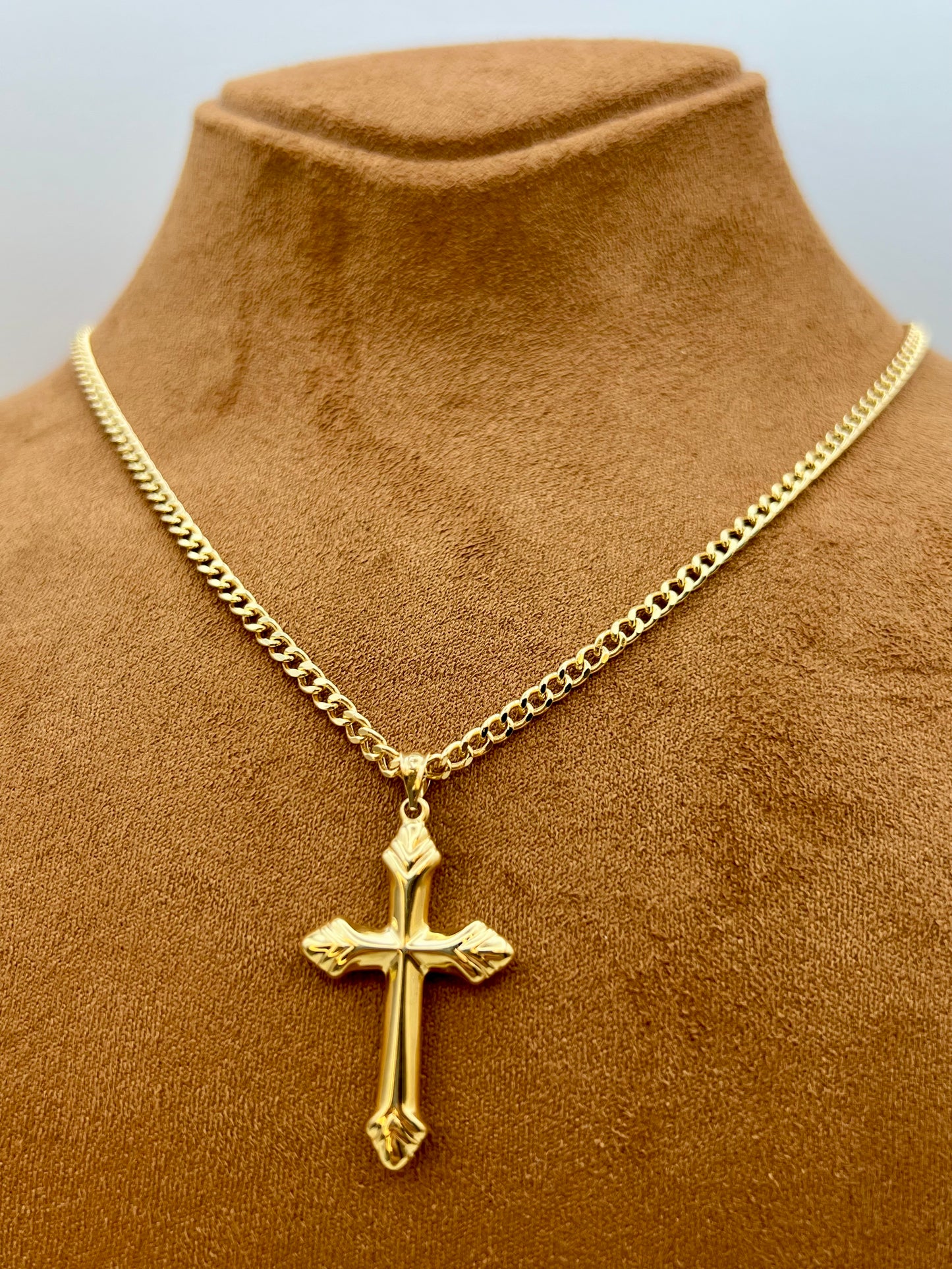 18k Gold Cross Necklace: 3mm Diamond Cut Curb Chain, Shiny Religious Pendant