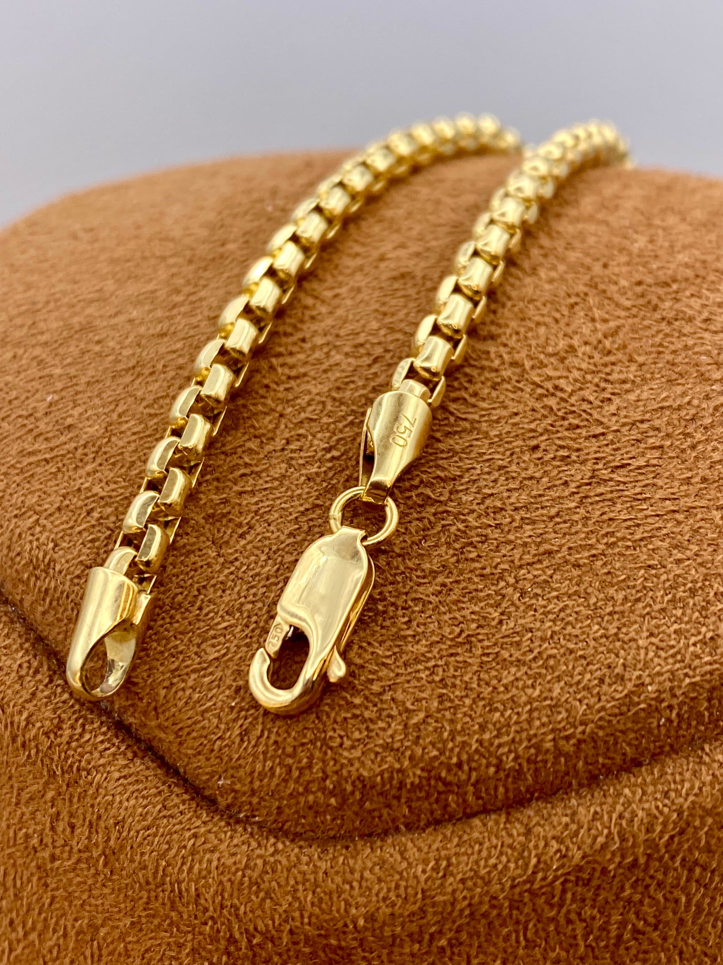 18K Gold Box Chain Necklace 3.5mm – 20",22" & 24" Lengths, Real Gold Box Link Chain, Perfect for Birthdays & Anniversaries.