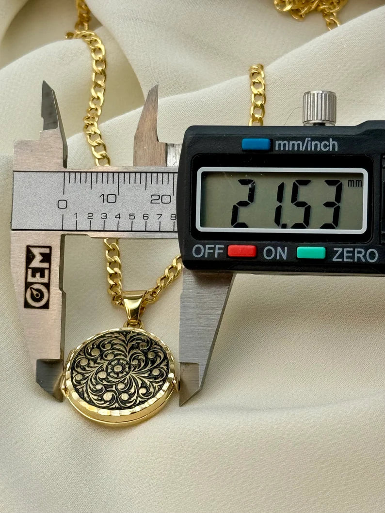 18k Gold Locket Necklace with Custom Engraving, 20" Solid Gold Locket Pendant, Memorial Necklace, Birthday Gift for Her, Personalized Jewelry Gift.