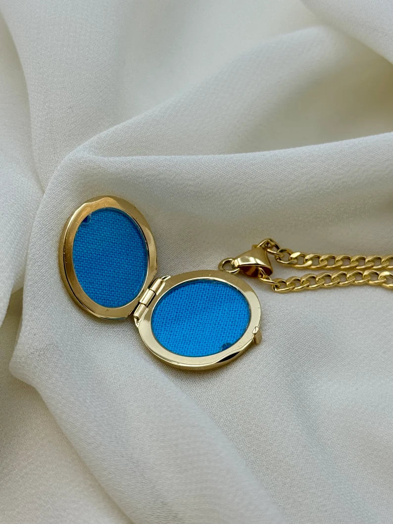 18k Gold Locket Necklace with Custom Engraving, 20" Solid Gold Locket Pendant, Memorial Necklace, Birthday Gift for Her, Personalized Jewelry Gift.