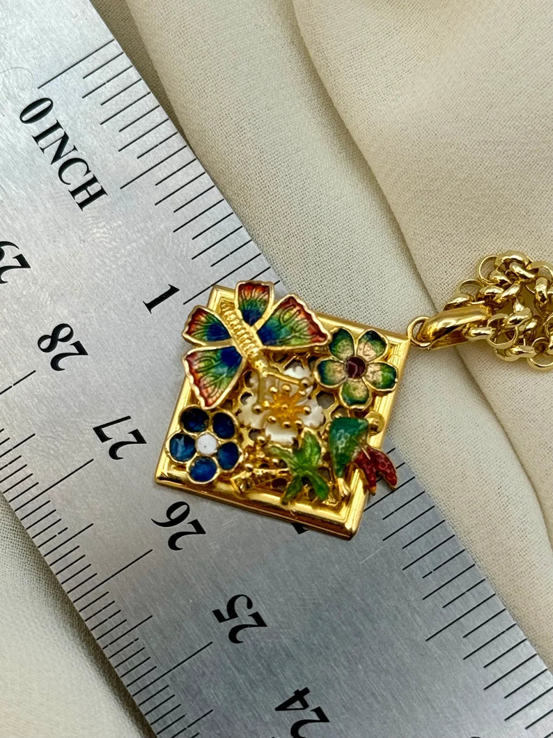 Collier papillon et fleur colorés en or massif 18 carats – Bijou inspiré de la nature en or véritable, cadeau d'anniversaire, cadeau d'anniversaire, cadeau élégant pour elle