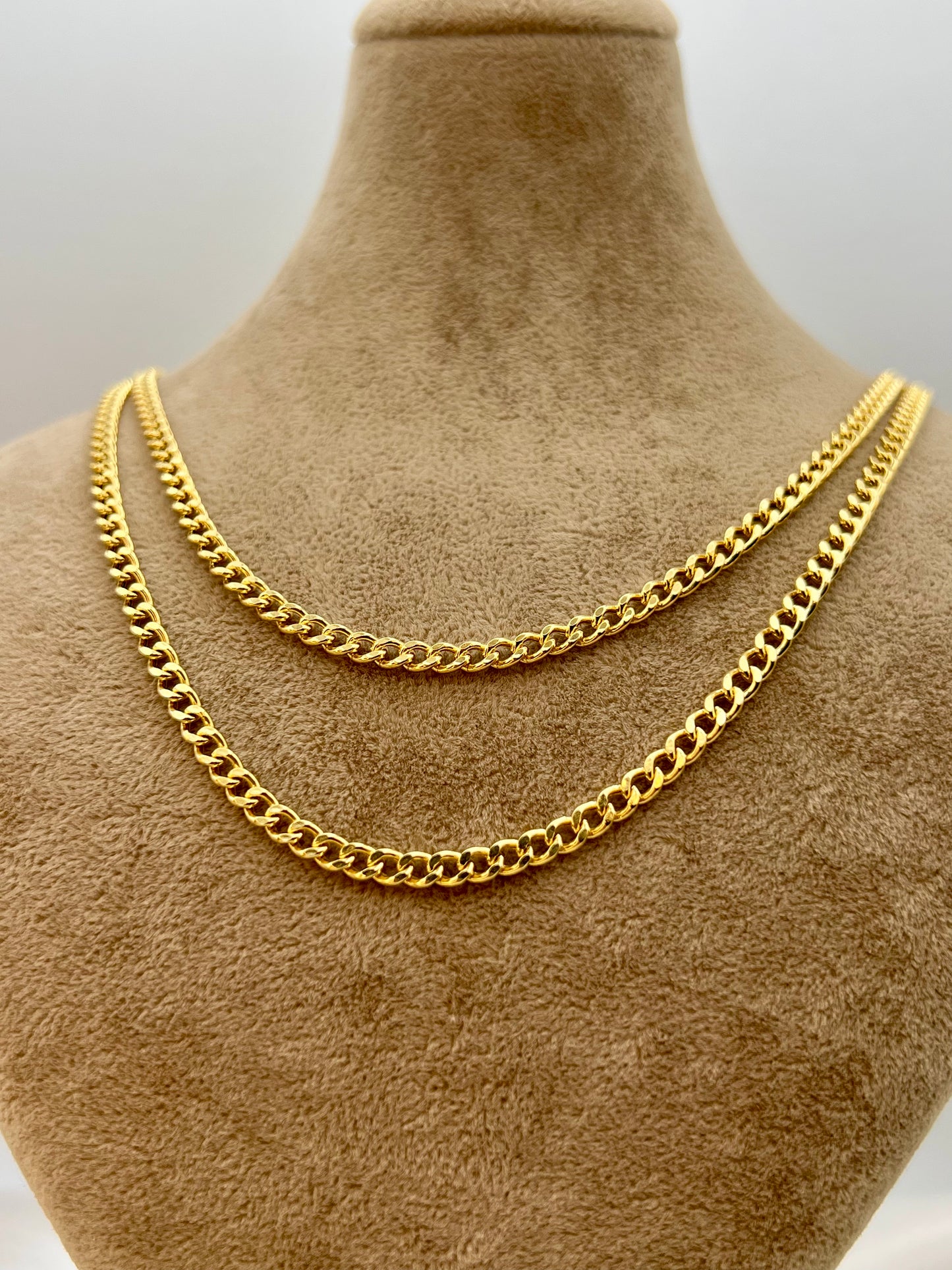 Curb link chain necklace 