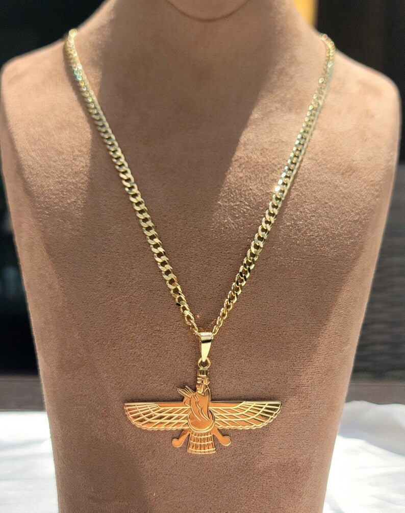 18k Gold Farvahar necklace with a pendant on a mannequin bust.