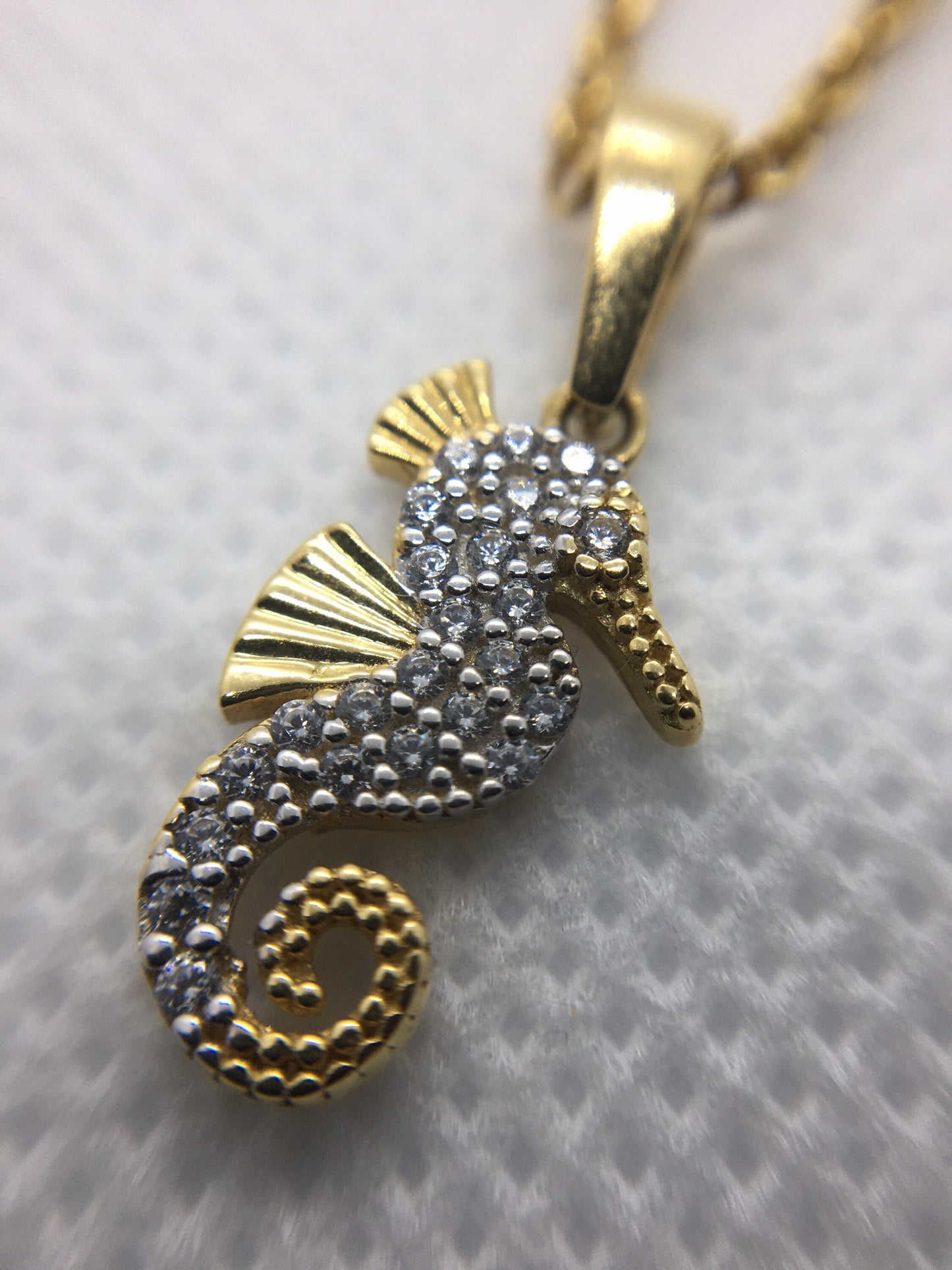 18k solid Gold seahorse necklace 19.5 inches