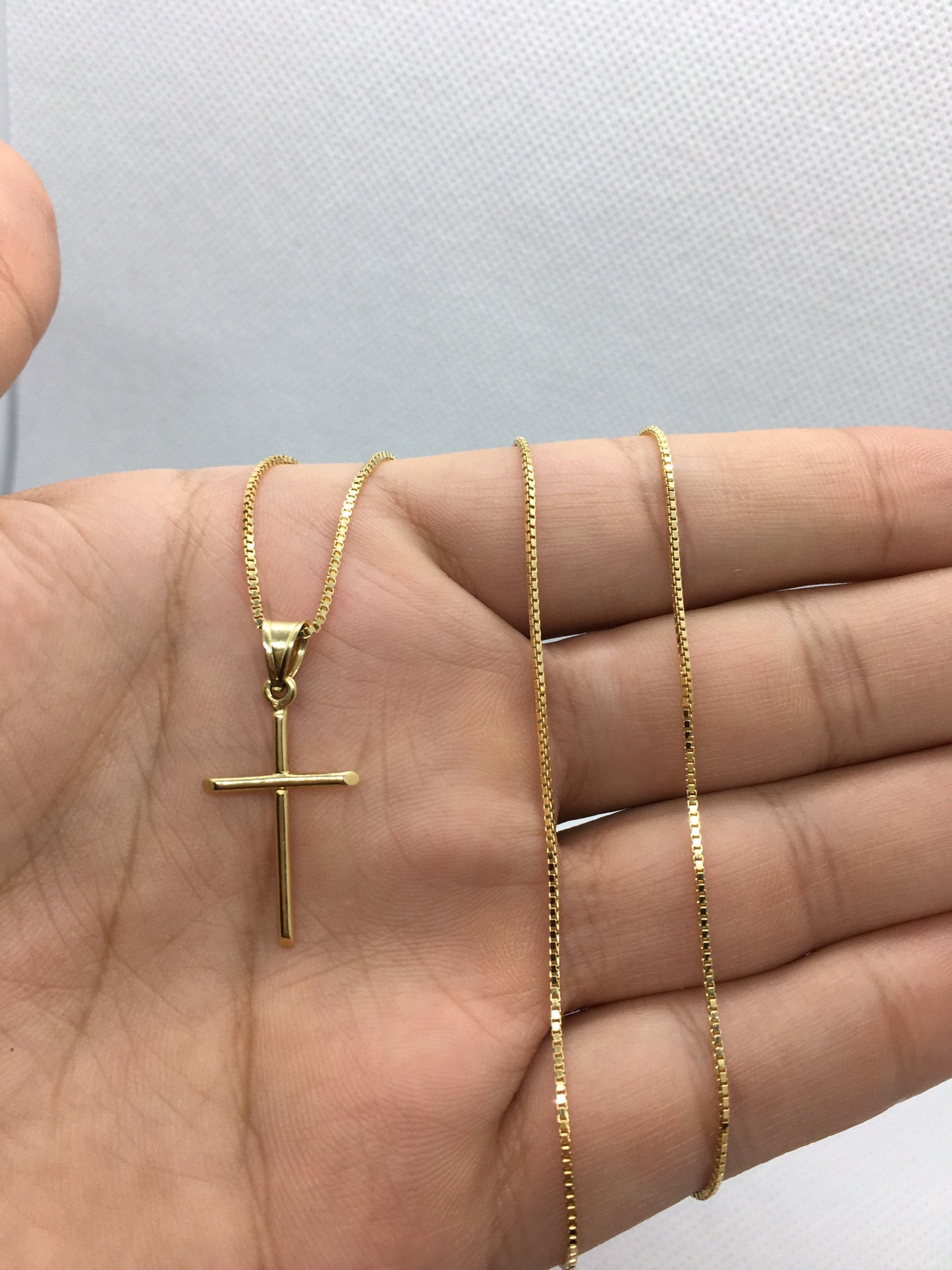 18k solid Gold cross necklace 20 inches