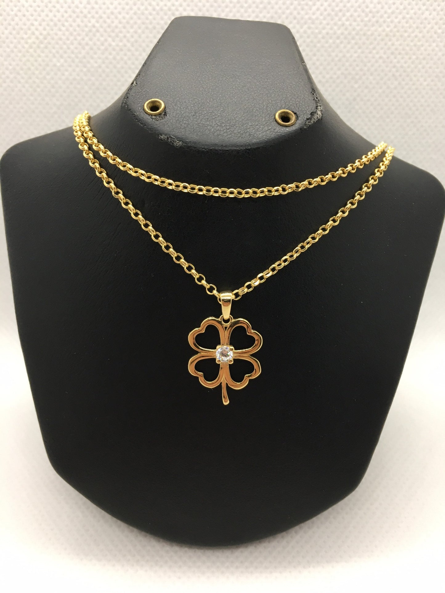 18k solid Gold flower Necklace 20 inches