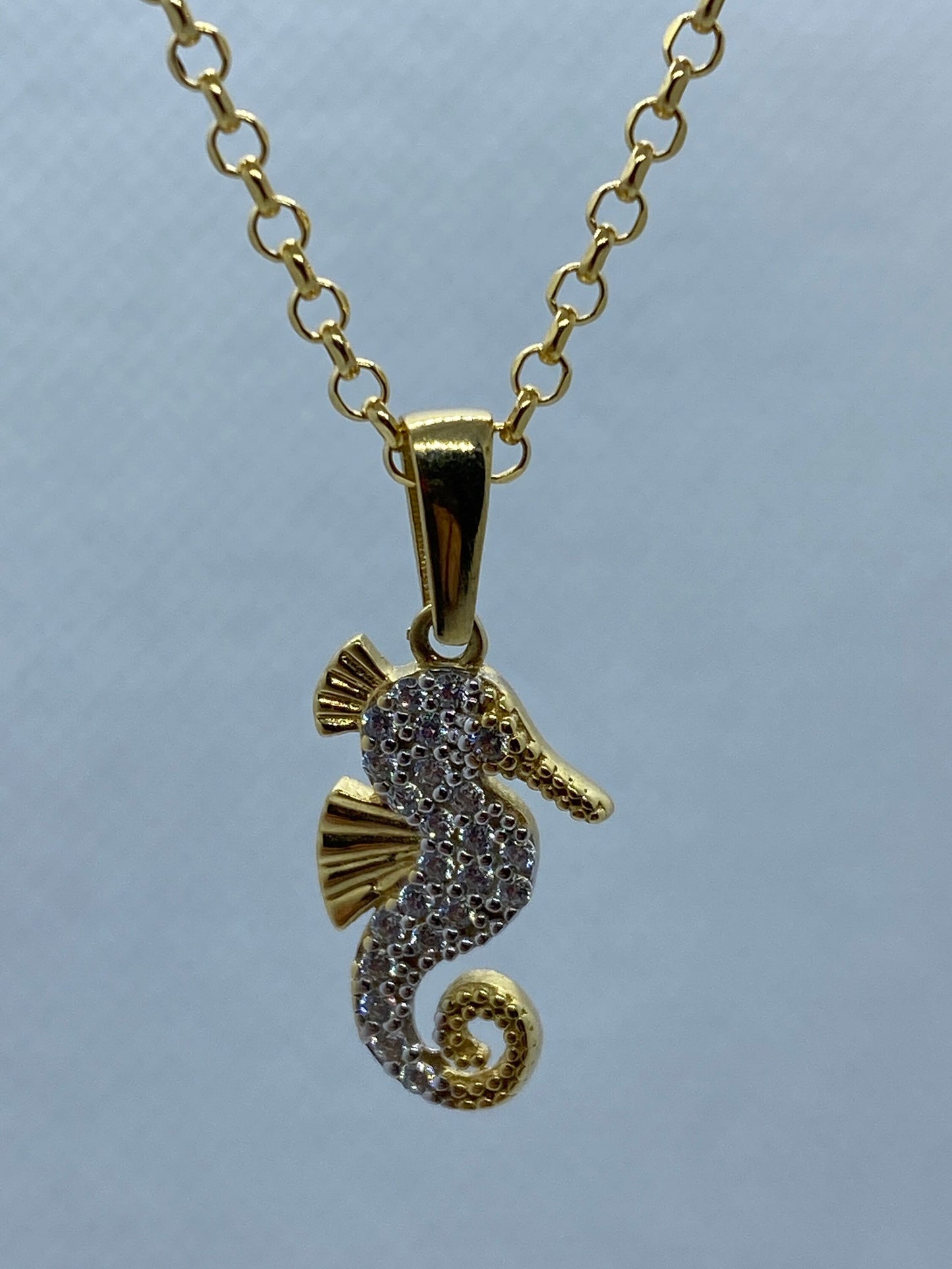 18k solid Gold seahorse necklace 19.5 inches