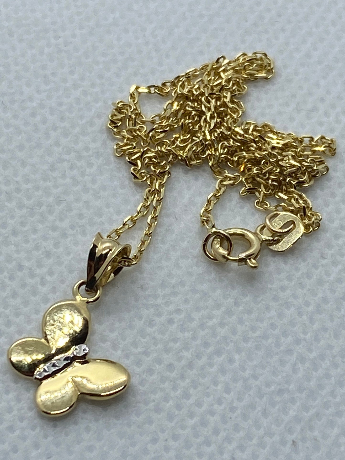 14k solid Gold butterfly necklace 20 inches