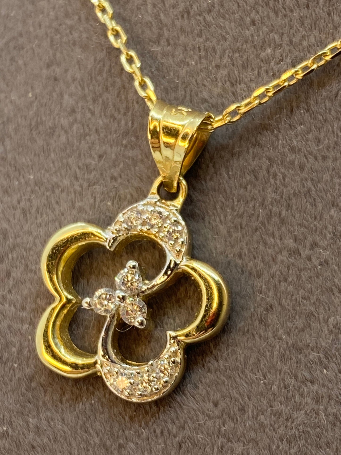 14k Solid Gold Flower Necklace with cubic zirconia 20 inches