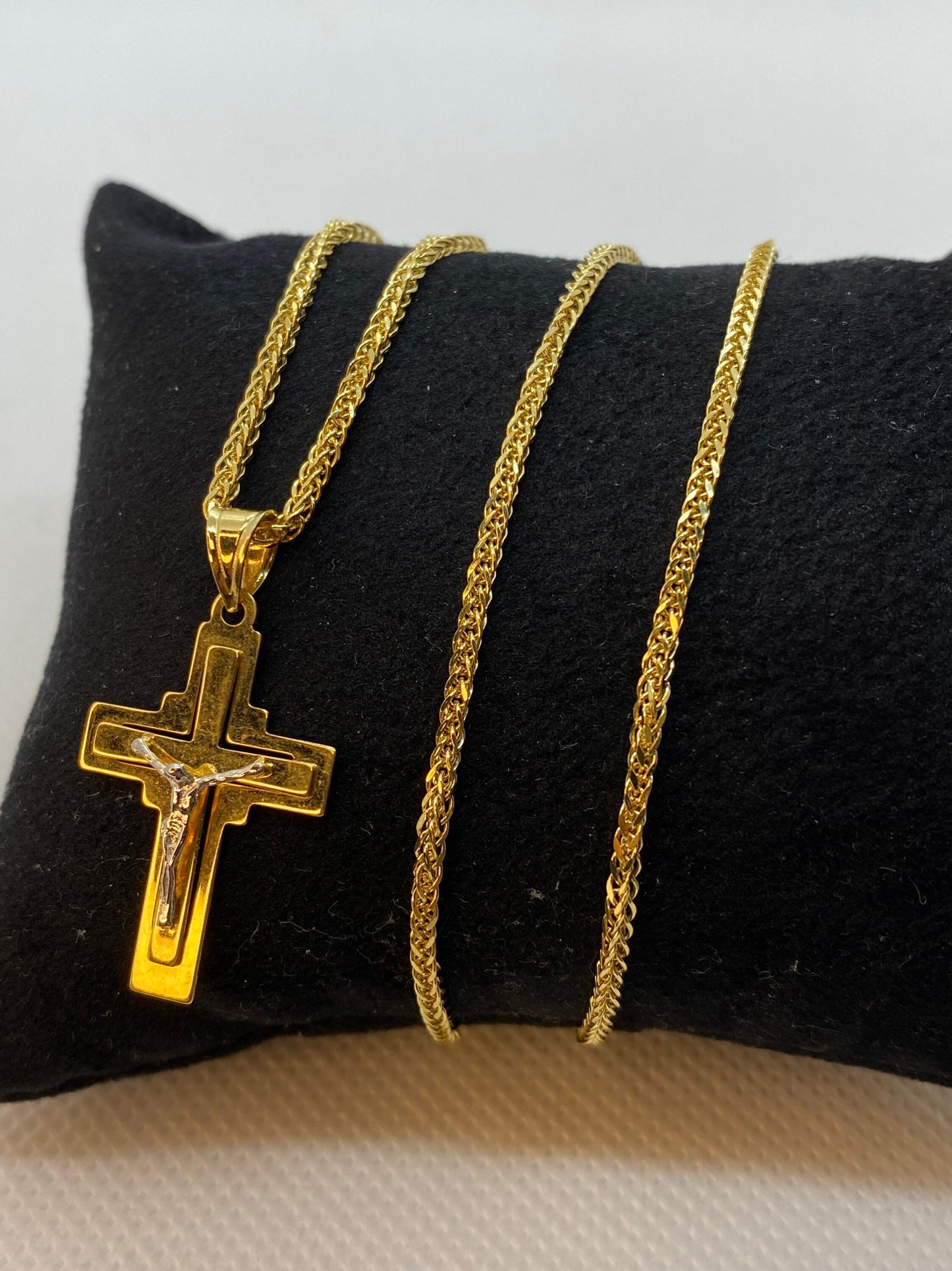 18k Solid Gold Franco  Cross Necklace, Diamond cut and shiny, different size sizes available