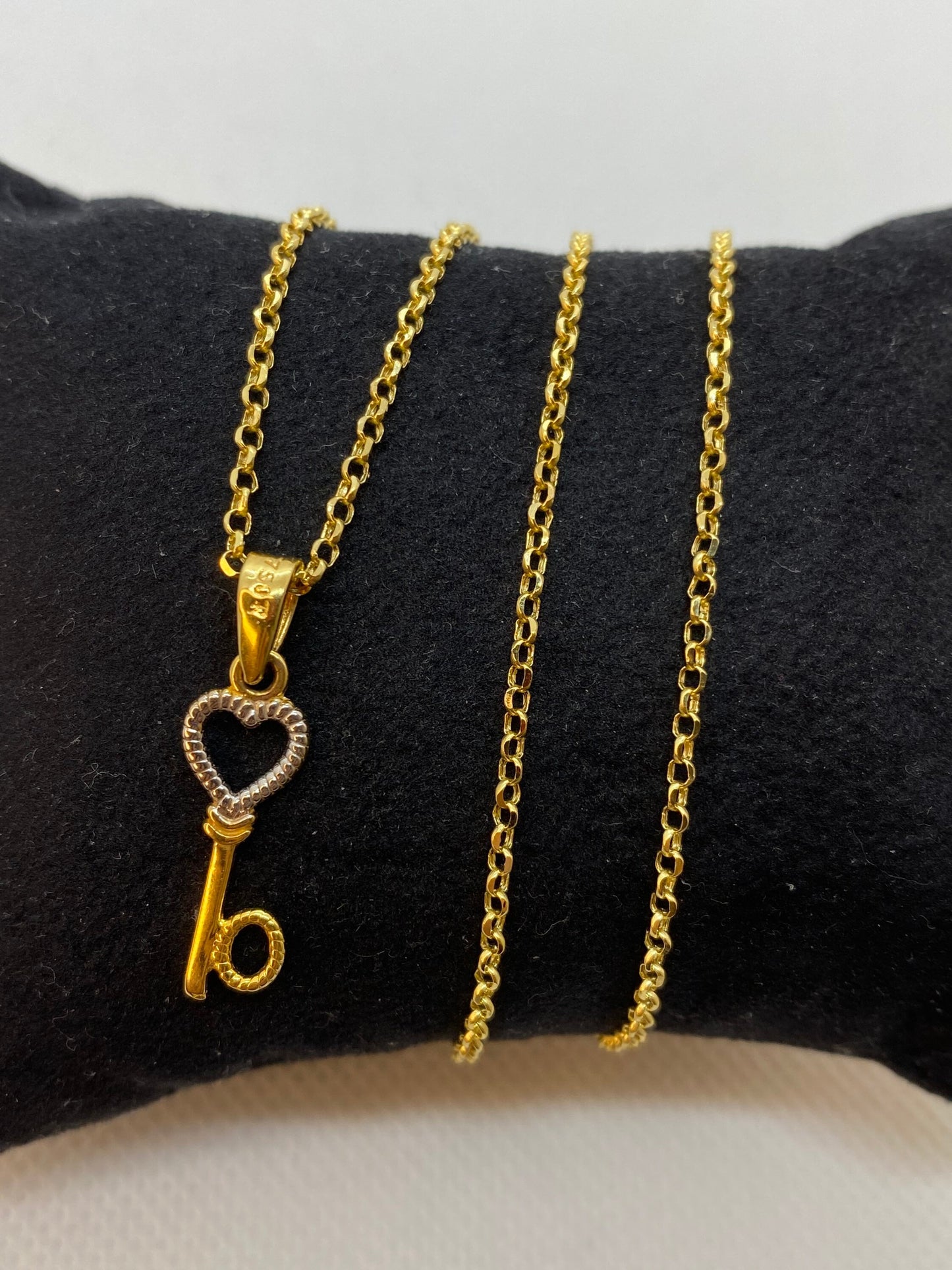 18k solid Gold key and heart necklace  20 inches ,1.5mm