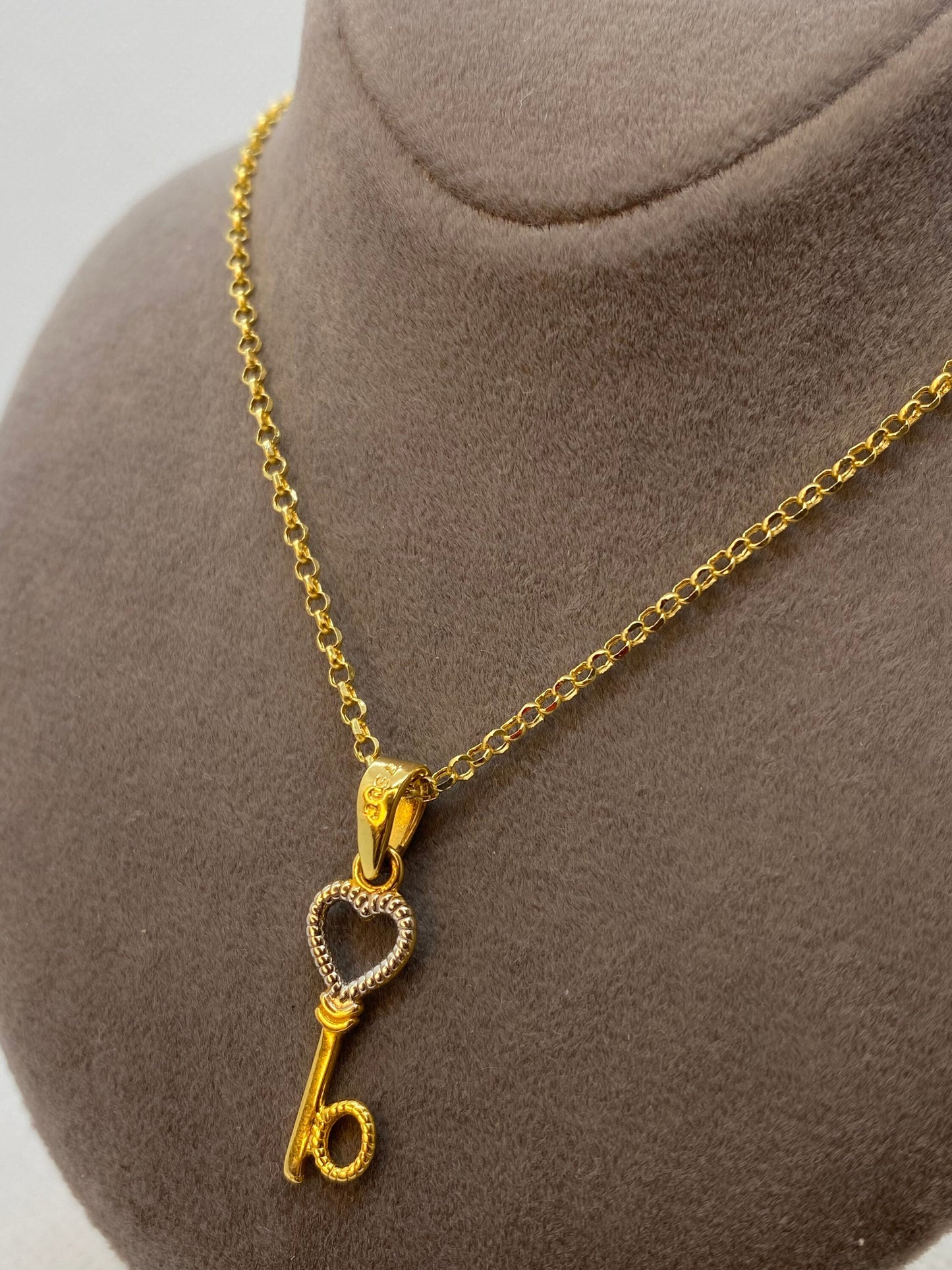 18k solid Gold key and heart necklace  20 inches ,1.5mm