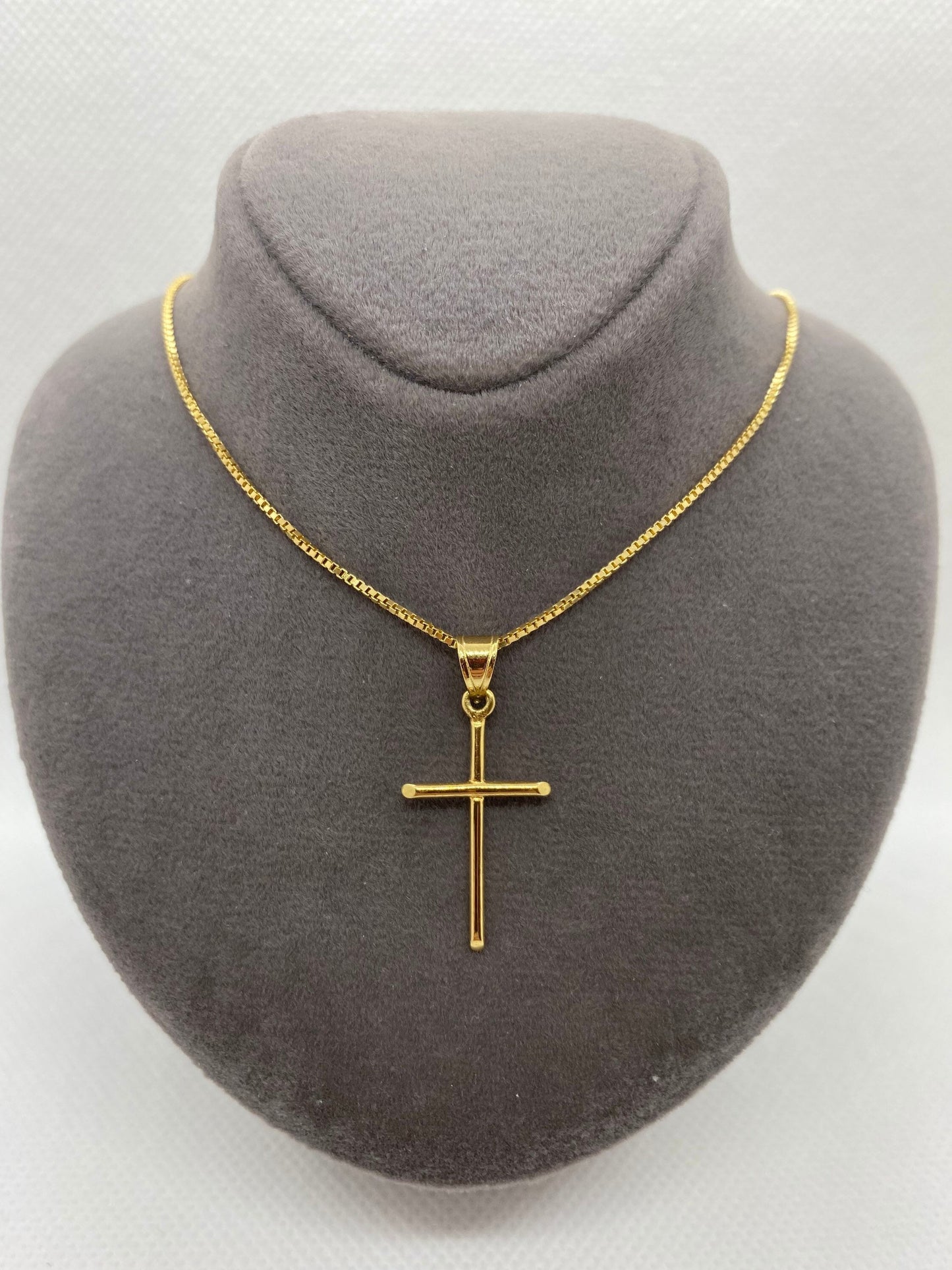 18k solid Gold cross necklace 20 inches