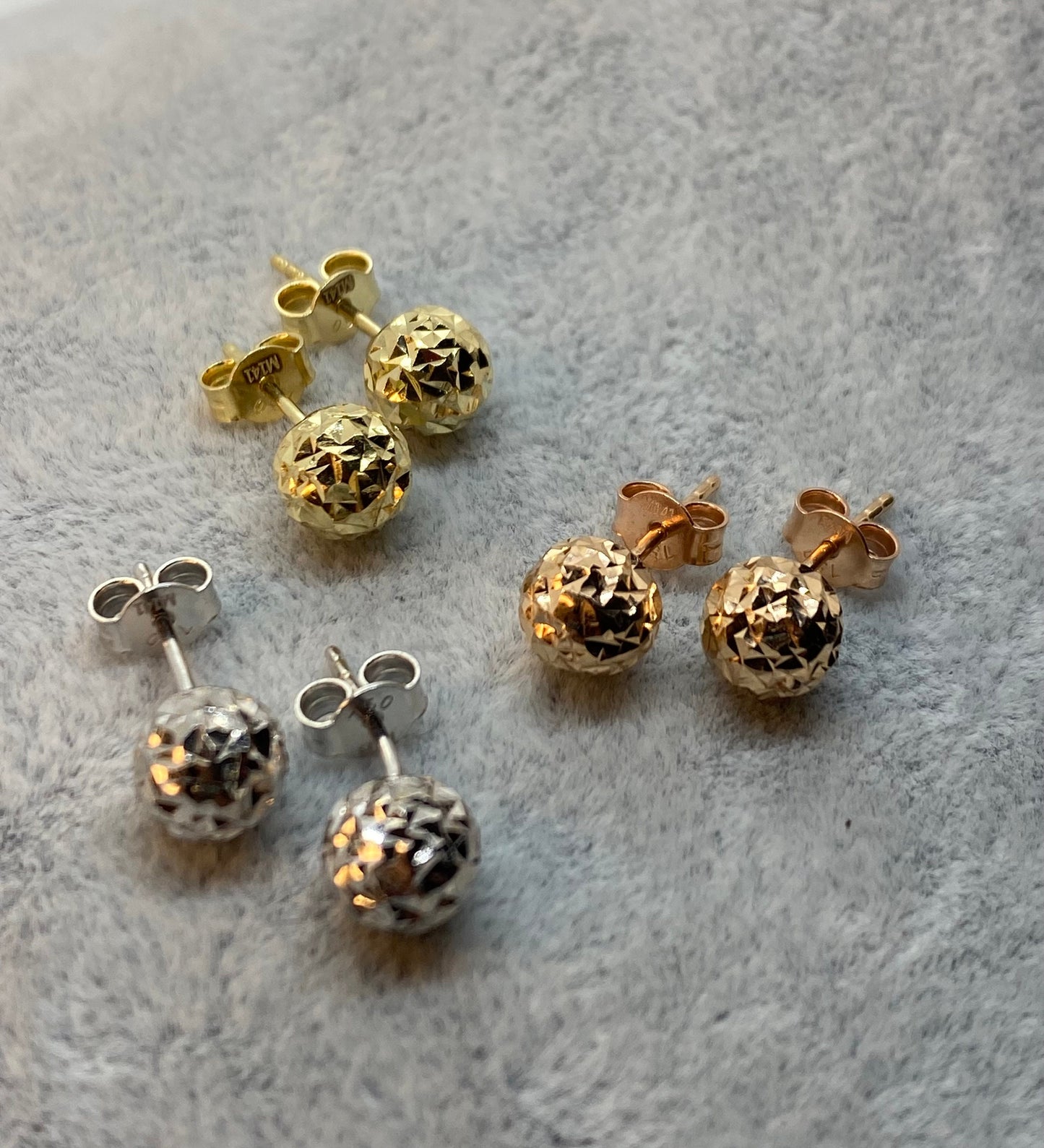 18k Gold Stud Earring Diamond Cut ,18k Real Gold stud Earring in 7,6,5 MM ,Ball stud earring Push back ,gift earring,For her,Birthday Gift .