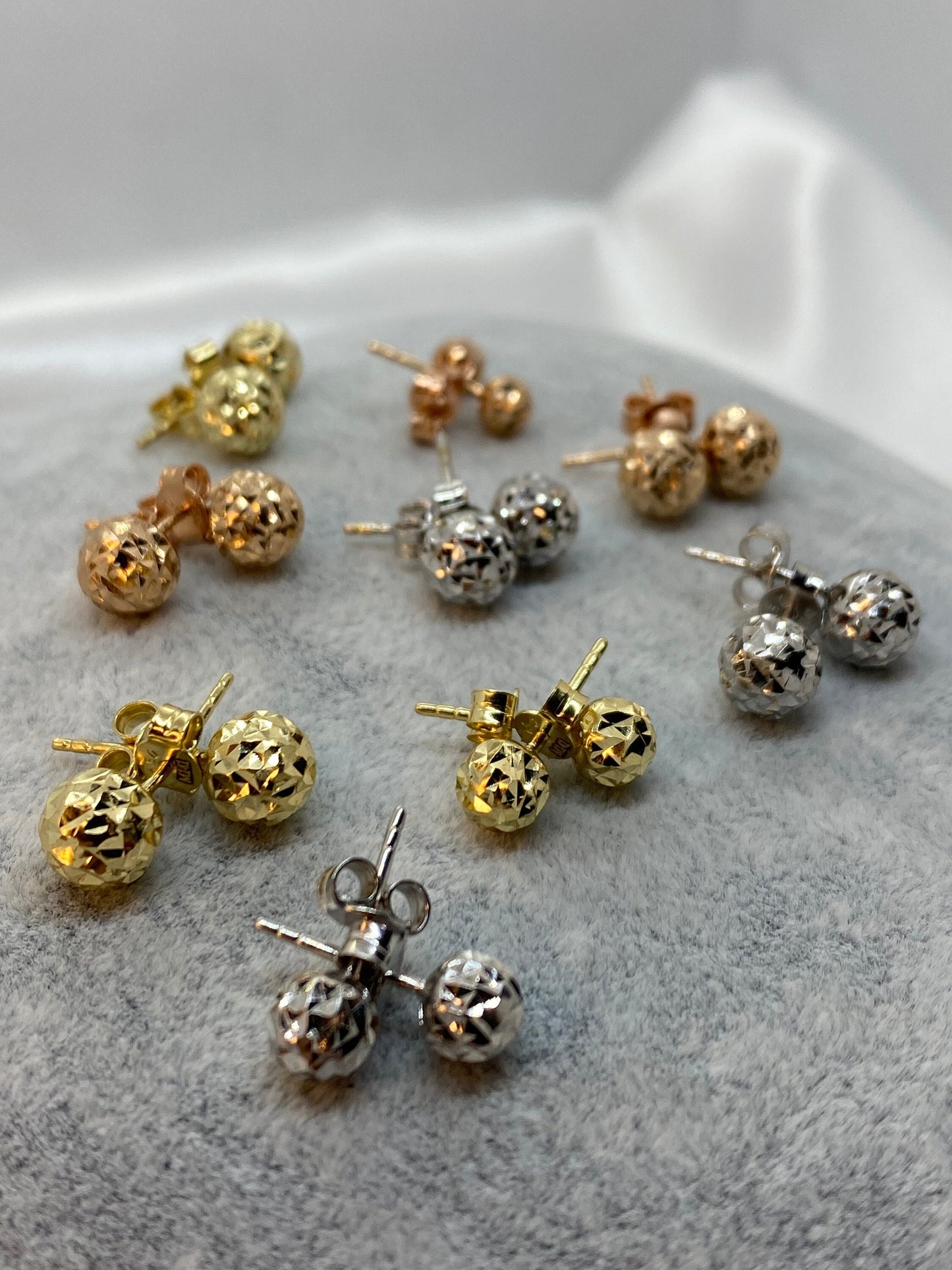 18k Gold Stud Earring Diamond Cut ,18k Real Gold stud Earring in 7,6,5 MM ,Ball stud earring Push back ,gift earring,For her,Birthday Gift .