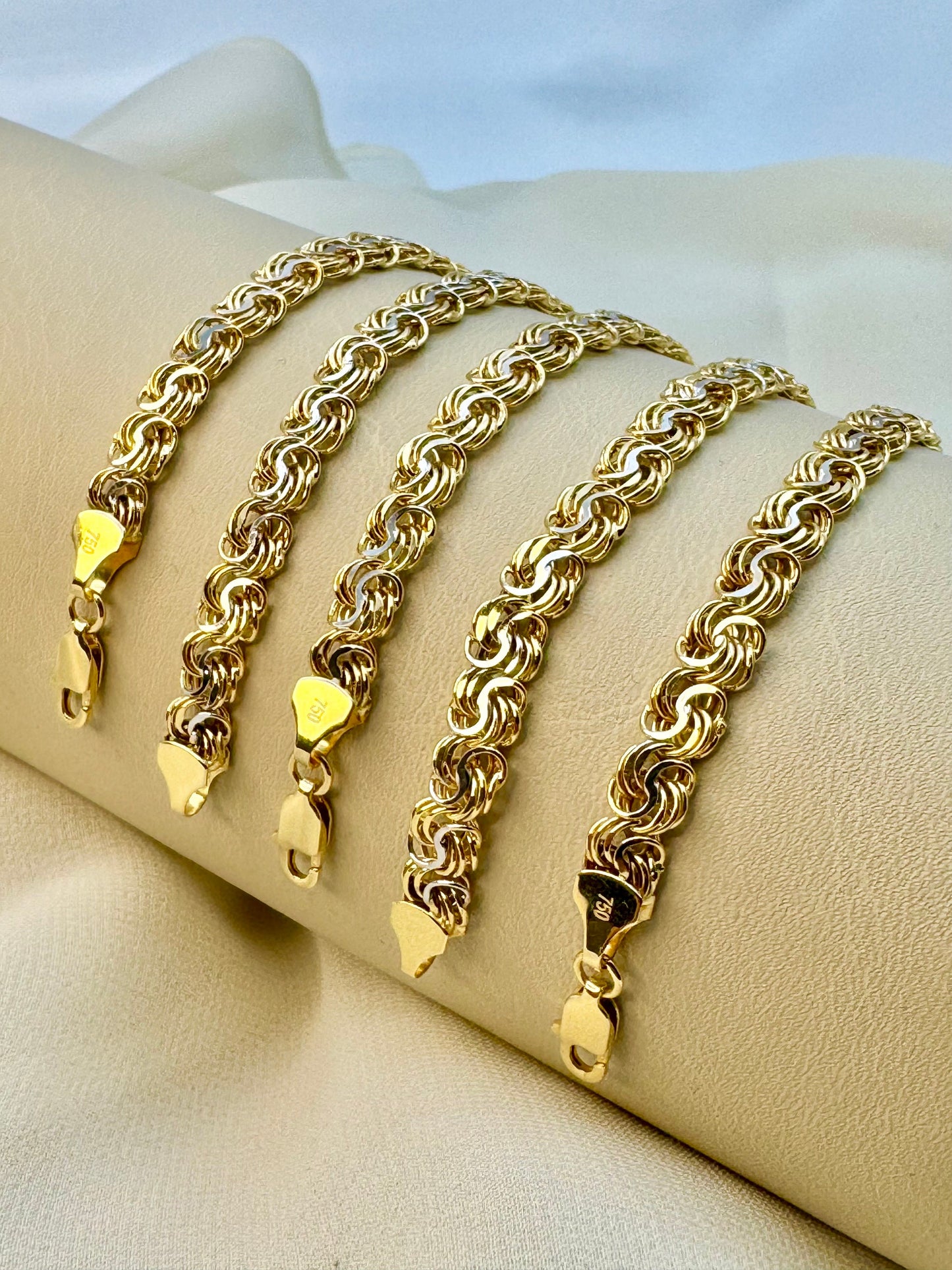 18k Gold Cable Bracelet , 7.5" inches,5.5 MM ,18k Real Gold chain, 18k solid Gold, Cable Gold Chain ,Birthday Gift ,Everyday Bracelet .