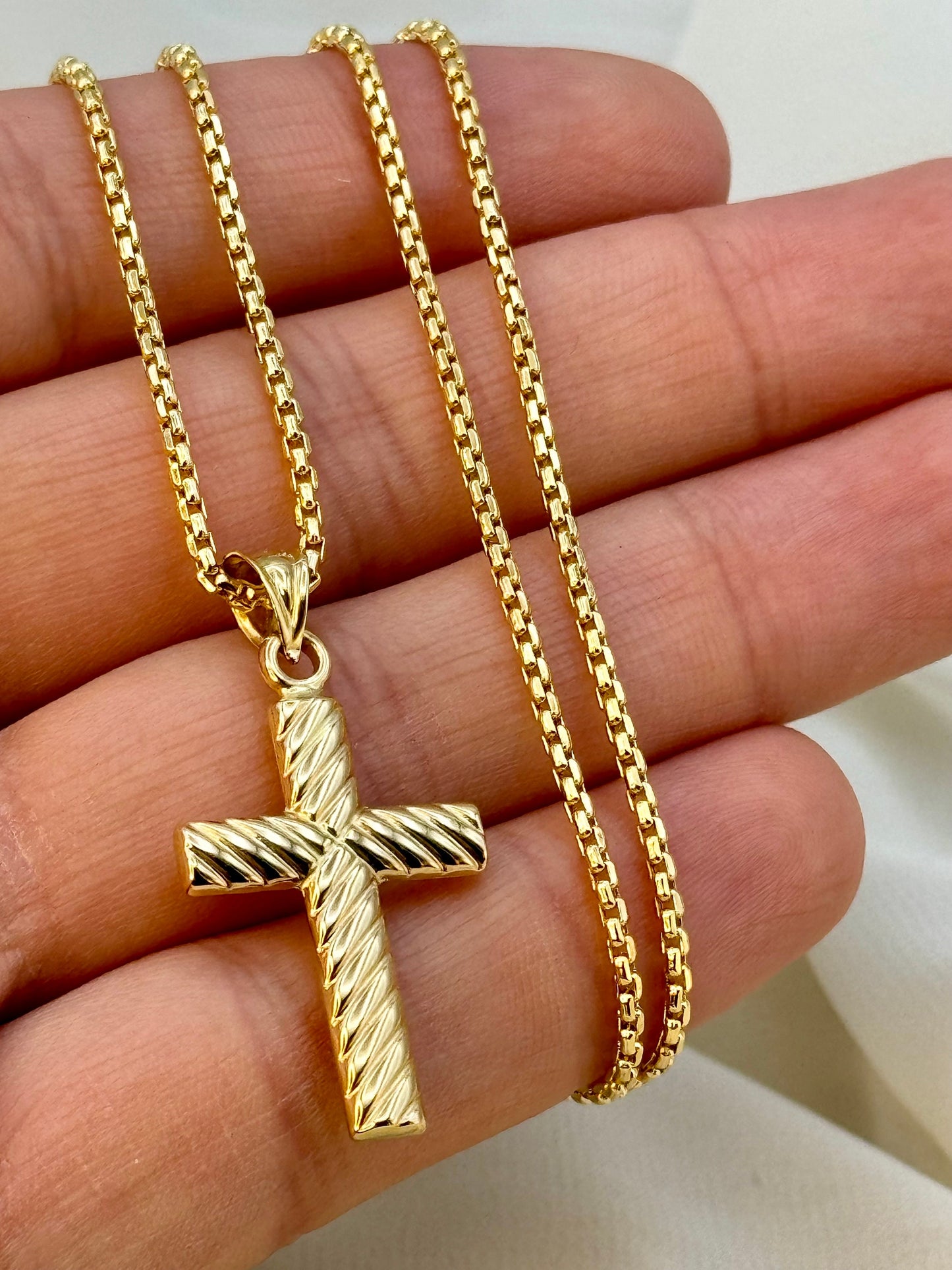 18k Gold Cross Necklace with 2mm Box Chain ,Gold Cross Necklace , For Him, For Her ,Anniversary Gift ,Birthday Gift, Cross Pendant .