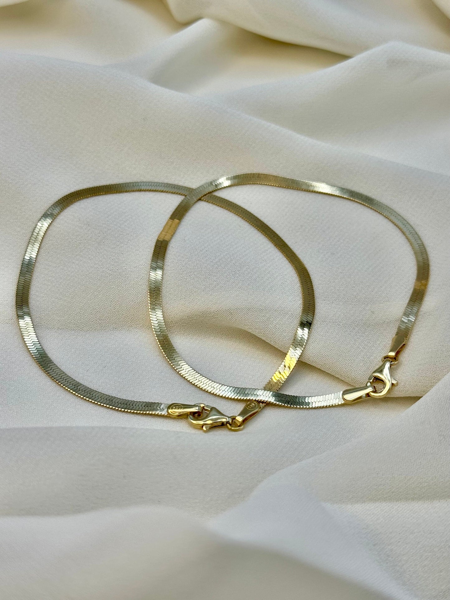 18K Solid Gold Herringbone Bracelet, 7.25”, 2.5mm, Shiny Gold Bracelet, Flat Gold Bracelet, Delicate Gold Bracelet, Snake Bracelet .