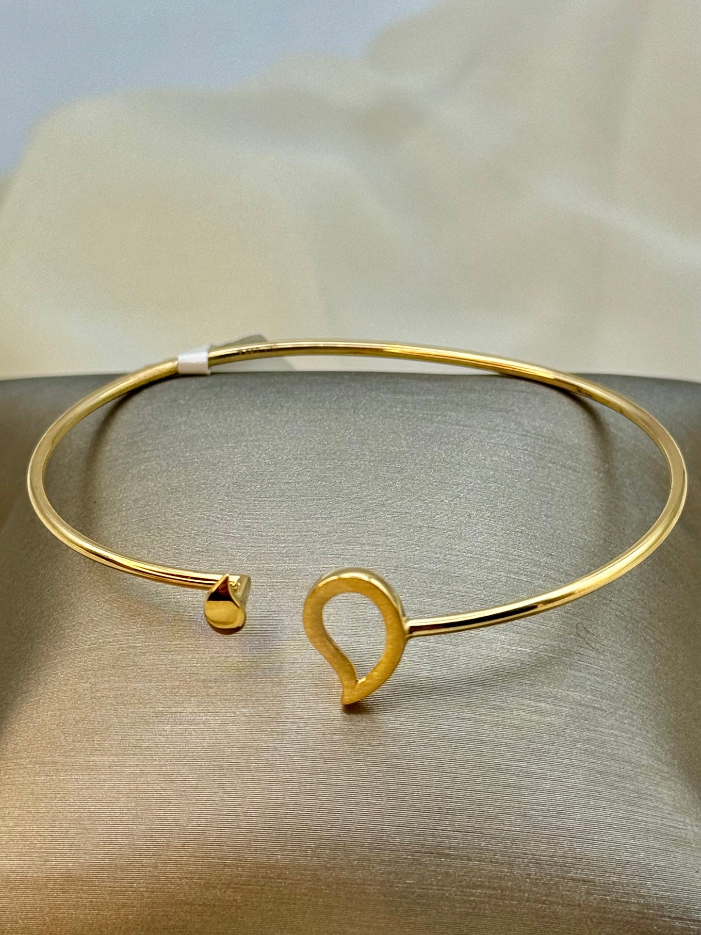 18k Gold Bangle , Gold Bangle Bracelet For Women ,Birthday Gift ,Best Jewelry, For Her, Anniversary Gift, Drop design Bangle .