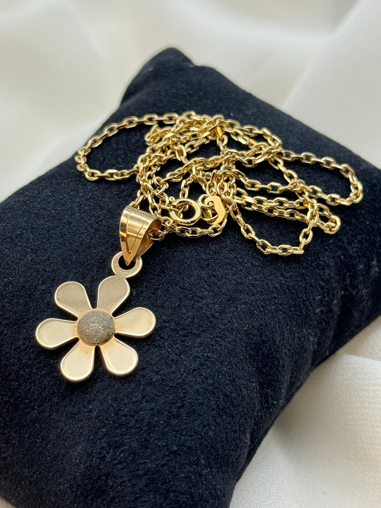 18k solid Gold Flower Necklace with Cable Chain- 18k Solid Gold  flower Necklace ,Birthday Gift, Gift For Her - Anniversary Gift, for mum.