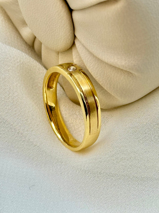 18k Solid Gold  Ring with one Diamond , Diamond ring , For Her, For Him  ,Unisex Ring , Birthday Gift , Anniversary Gift , For Mum ,For Dad.