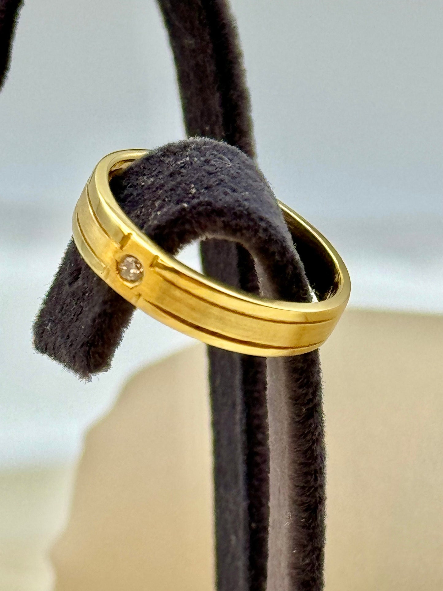 18k Solid Gold  Ring with one Diamond , Diamond ring , For Her, For Him  ,Unisex Ring , Birthday Gift , Anniversary Gift , For Mum ,For Dad.