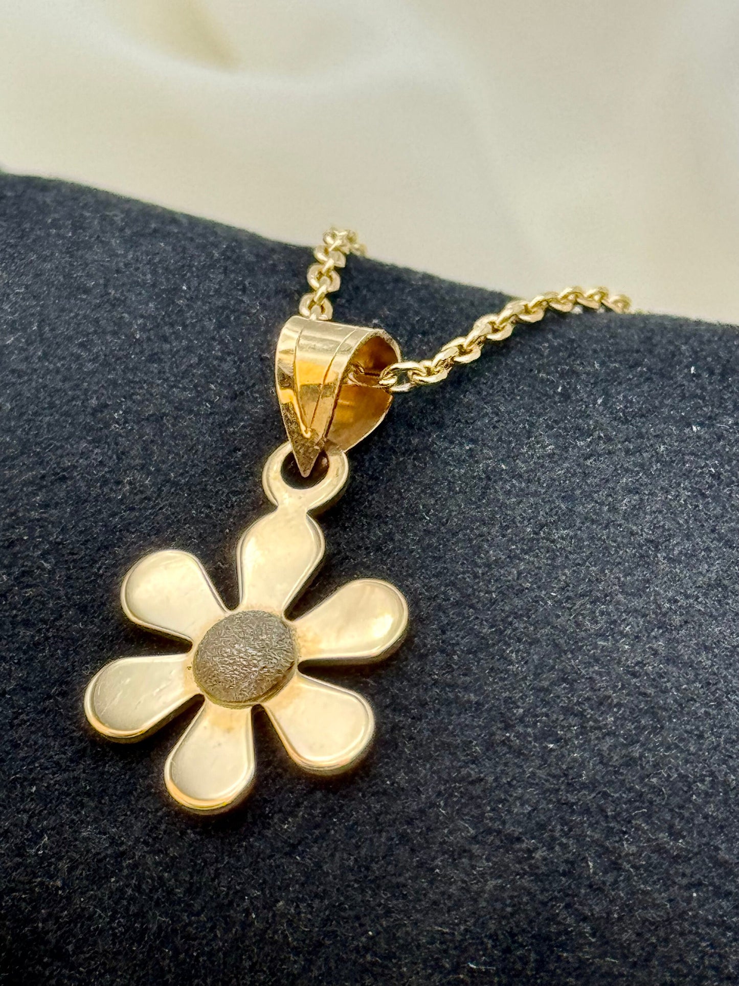 18k solid Gold Flower Necklace with Cable Chain- 18k Solid Gold  flower Necklace ,Birthday Gift, Gift For Her - Anniversary Gift, for mum.