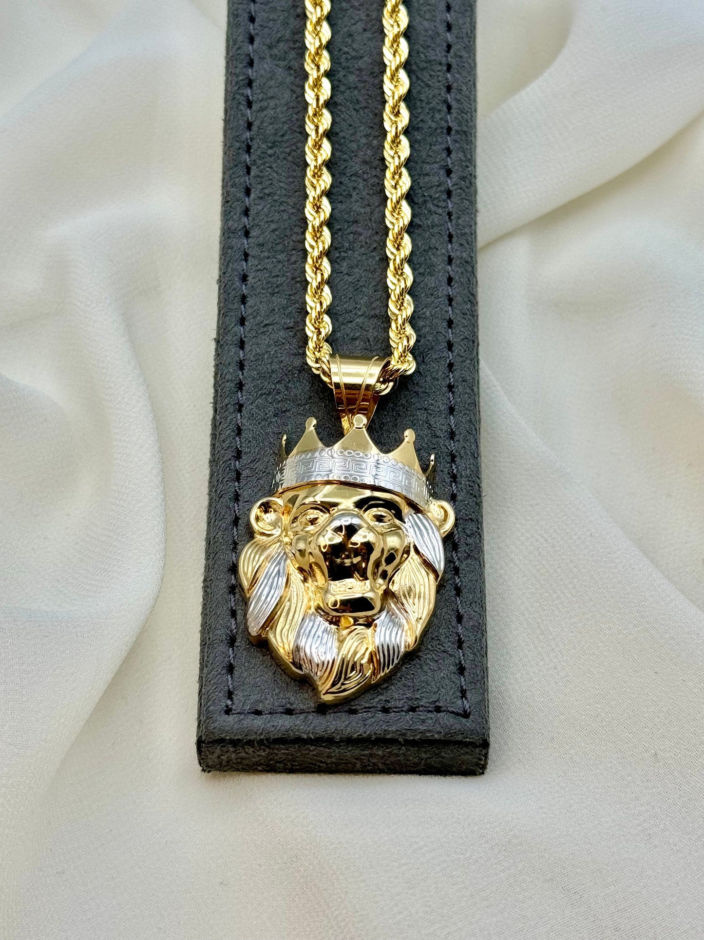 18k Gold Lion Necklace with Crown, 18k Gold Rope chain 4mm, Symbol of leadership and Power, Birthday Gift, Christmas Gift, Anniversary Gift.