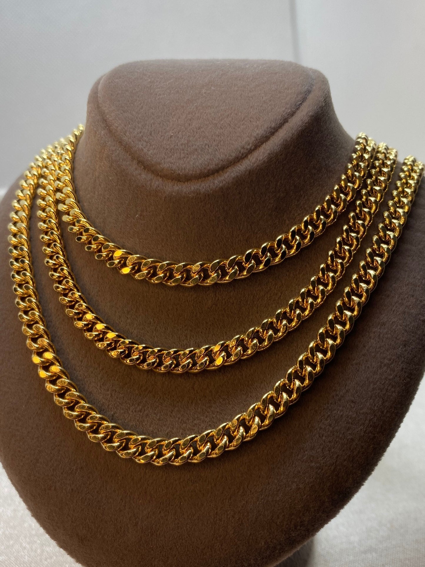 14K Gold Classic Miami Cuban Link Chain Necklace (5mm)