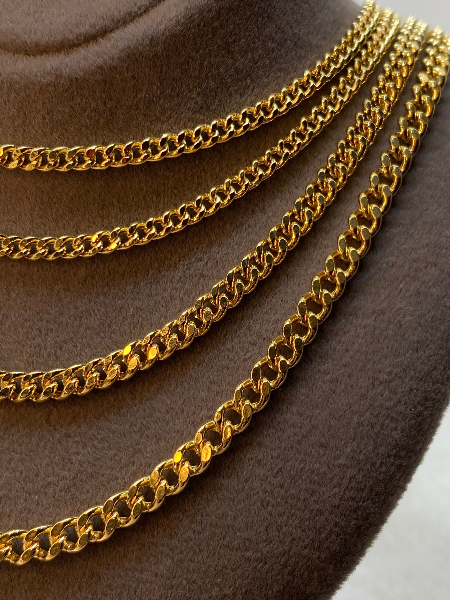 14K Gold Curb Link Chain Necklace (3mm, 3.5mm & 4mm)