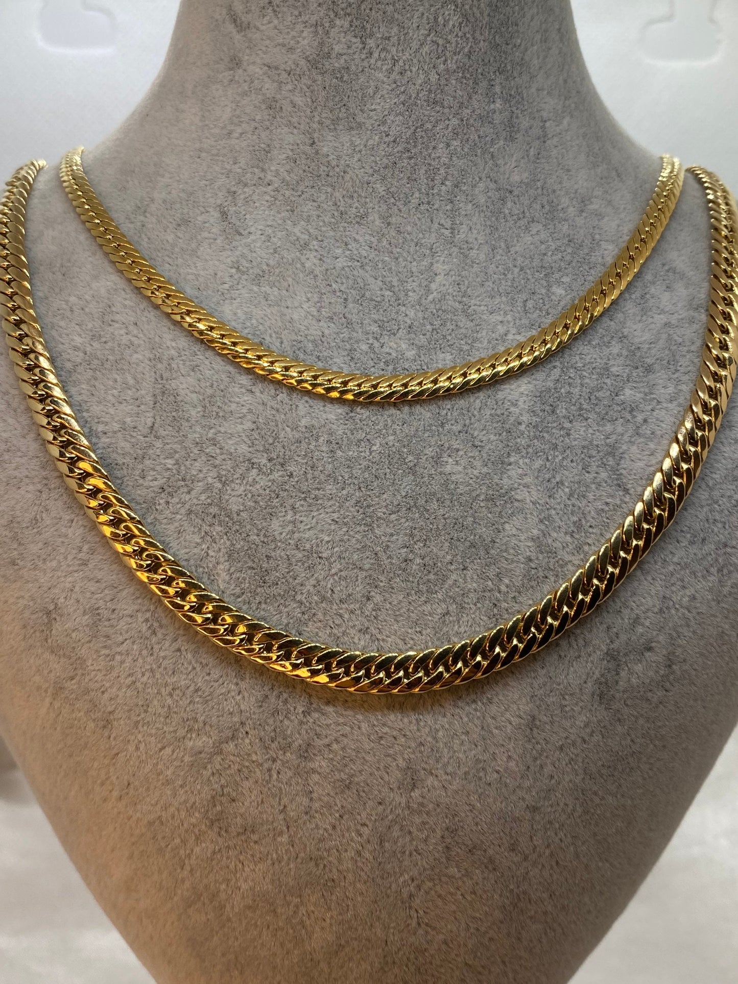 18K Gold Luxury Curb Link Chain Necklace (4mm & 5mm)