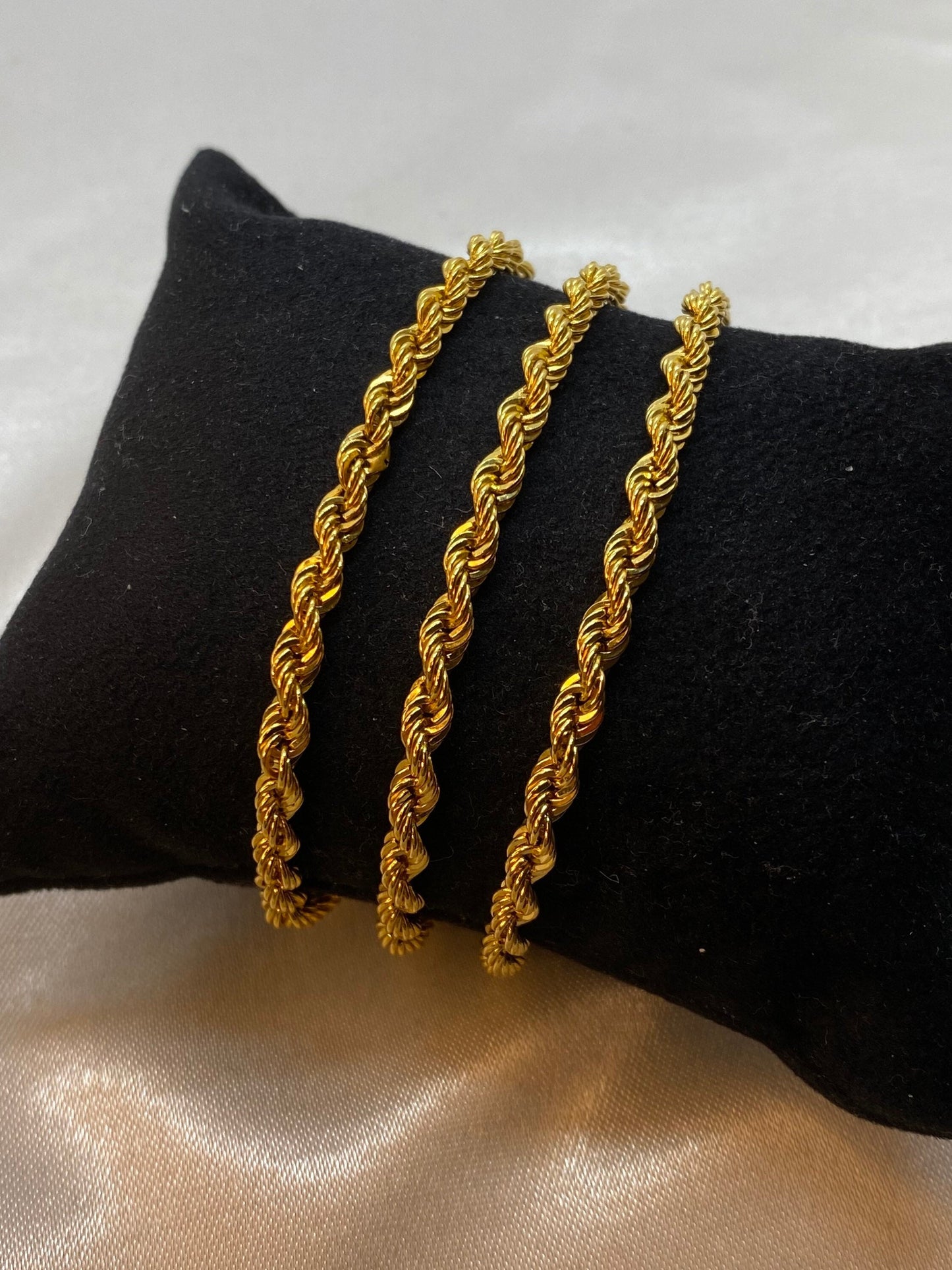 14K Gold Rope Chain Necklace (4mm).